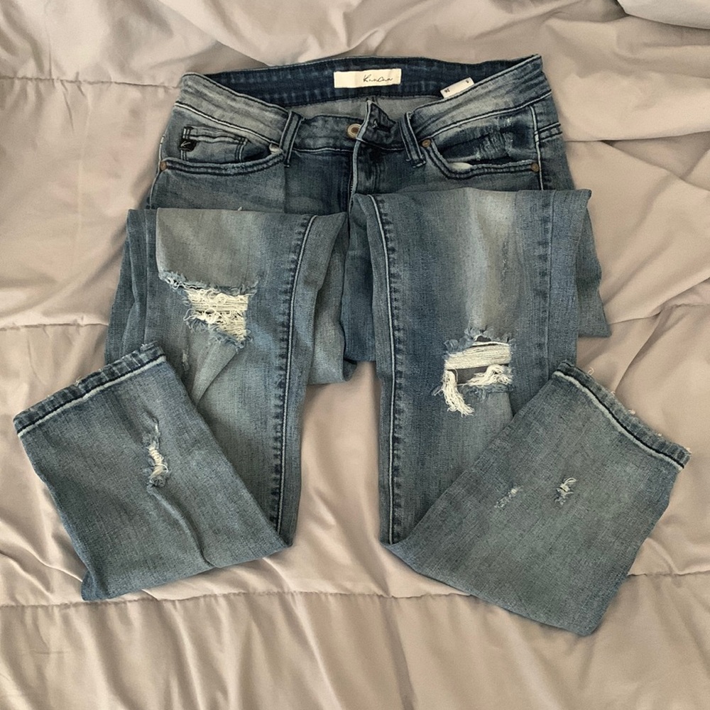Light wash KanCan jeans. Size 26 or 5. Holes in knees.